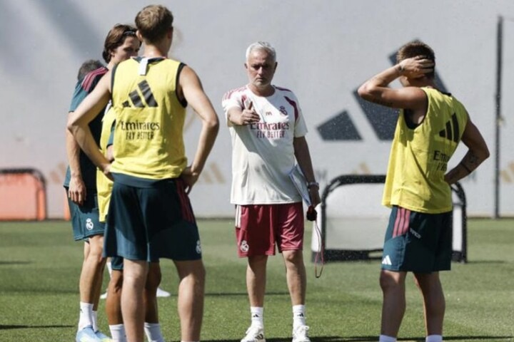 Le blueprint de José Mourinho au Real Madrid : normes élevées, ajustements tactiques et l'énigme Mbappé